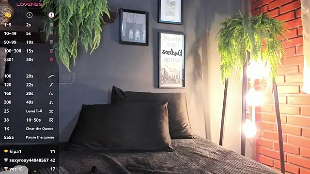 Snapshot of Mackenzie_Moore chatting on 12.05.24 Mackenzie Moore online show from 12.05.24