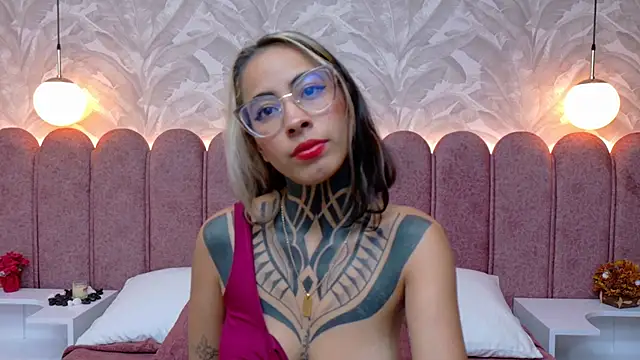 NicoleBlum online show from 01.27.25