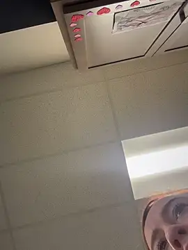 Snapshot of cinnatitties chatting on 09.09.25 cinnatitties online show from 09.09.25