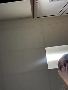 Snapshot of cinnatitties chatting on 09.30.25 cinnatitties online show from 09.30.25