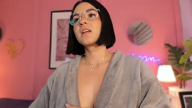 SoySaraa online show from 02.21.25