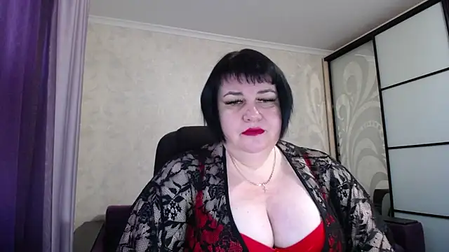 JuicyLady Di online show from 10.18.25