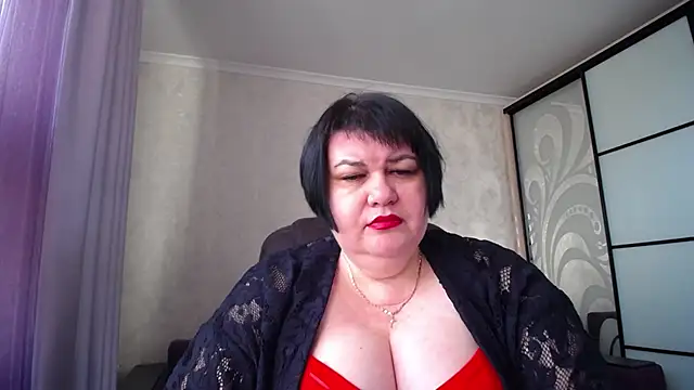 Snapshot of JuicyLady_Di chatting on 11.03.25 JuicyLady Di online show from 11.03.25