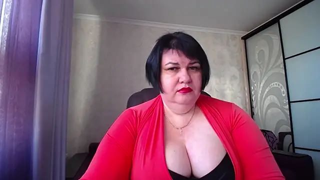 Snapshot of JuicyLady_Di chatting on 11.16.25 JuicyLady Di online show from 11.16.25