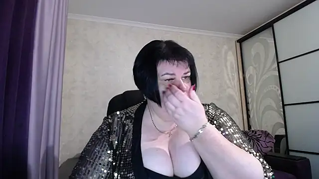 JuicyLady Di online show from 12.20.25