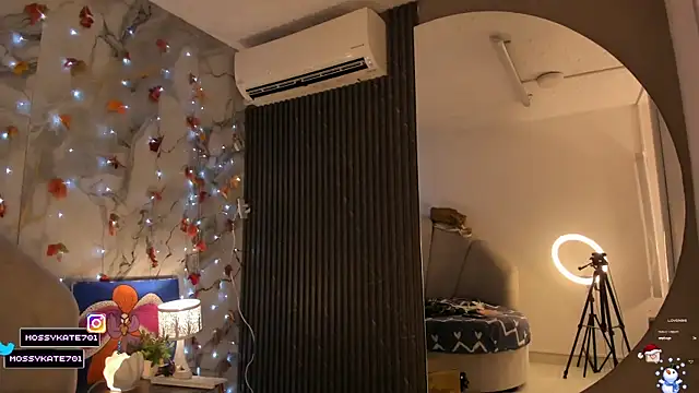 Katemoss70 online show from 12.19.25