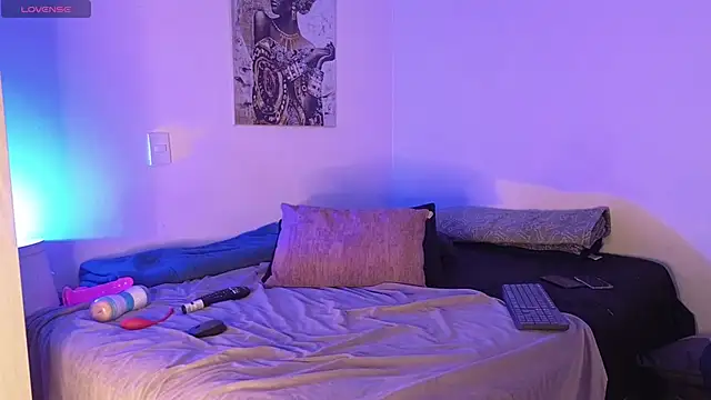 Corina Ts online show from 10.23.25