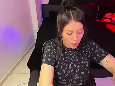 Snapshot of lia_minami chatting on 06.17.26 lia minami online show from 06.17.26
