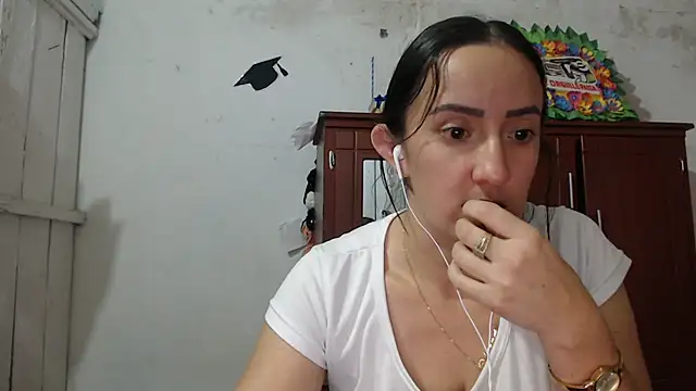 Snapshot of DeepAnal07 chatting on 10.25.25 DeepAnal07 online show from 10.25.25