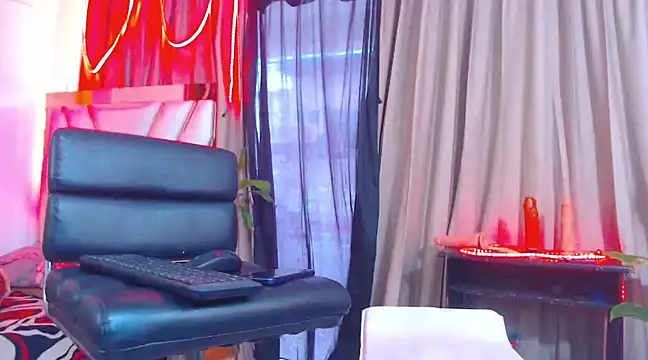 Snapshot of Hotgiirl_1 chatting on 03.11.25 Hotgiirl 1 online show from 03.11.25