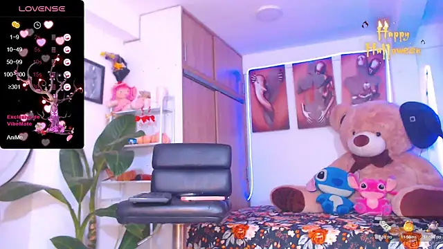 Snapshot of Hotgiirl_1 chatting on 10.12.25 Hotgiirl 1 online show from 10.12.25