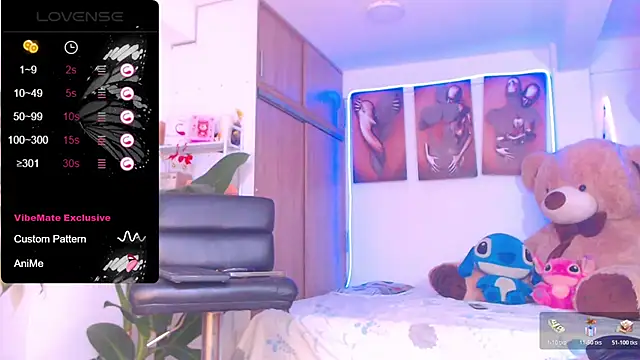 Snapshot of Hotgiirl_1 chatting on 11.25.25 Hotgiirl 1 online show from 11.25.25