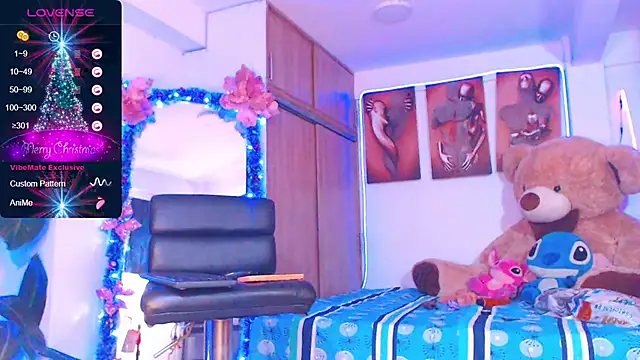 Snapshot of Hotgiirl_1 chatting on 12.04.25 Hotgiirl 1 online show from 12.04.25