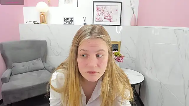 Snapshot of JadeSoft chatting on 12.20.24 JadeSoft online show from 12.20.24