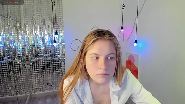 Snapshot of JadeSoft chatting on 12.22.24 JadeSoft online show from 12.22.24