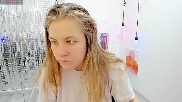 Snapshot of JadeSoft chatting on 01.24.25 JadeSoft online show from 01.24.25