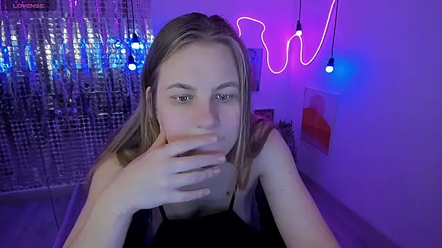 Snapshot of JadeSoft chatting on 01.25.25 JadeSoft online show from 01.25.25