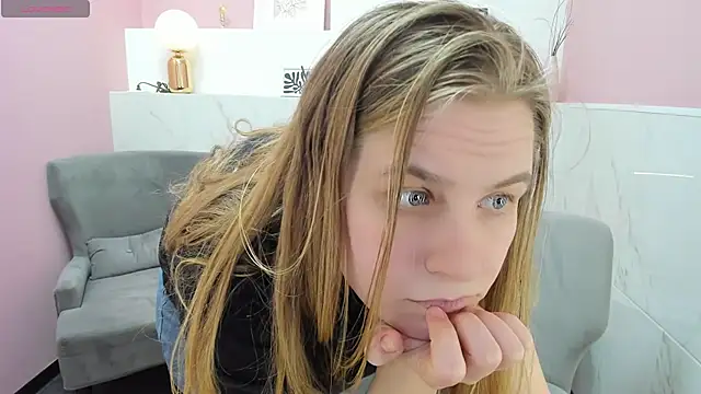 Snapshot of JadeSoft chatting on 01.26.25 JadeSoft online show from 01.26.25