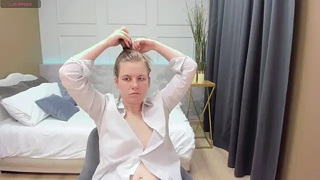 Snapshot of JadeSoft chatting on 02.01.25 JadeSoft online show from 02.01.25