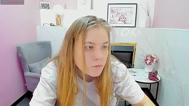 Snapshot of JadeSoft chatting on 02.02.25 JadeSoft online show from 02.02.25