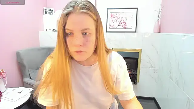 Snapshot of JadeSoft chatting on 02.08.25 JadeSoft online show from 02.08.25