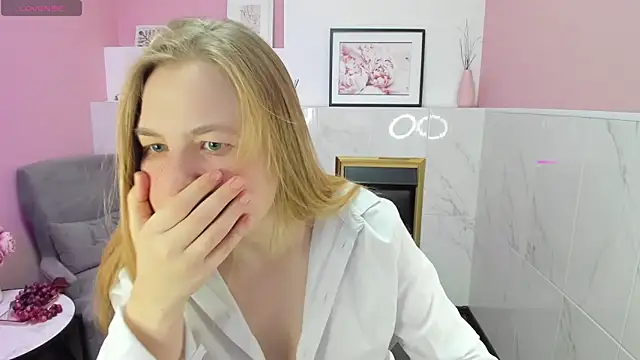 Snapshot of JadeSoft chatting on 02.19.25 JadeSoft online show from 02.19.25