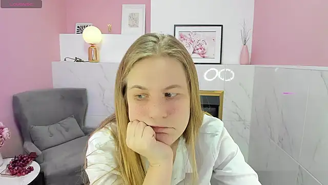 Snapshot of JadeSoft chatting on 02.20.25 JadeSoft online show from 02.20.25