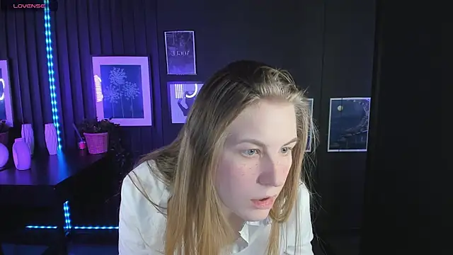 Snapshot of JadeSoft chatting on 02.22.25 JadeSoft online show from 02.22.25