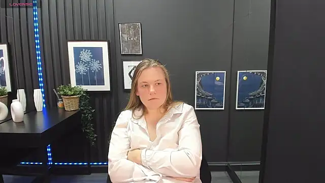 Snapshot of JadeSoft chatting on 02.22.25 JadeSoft online show from 02.22.25