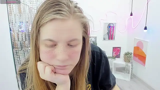 Snapshot of JadeSoft chatting on 02.27.25 JadeSoft online show from 02.27.25