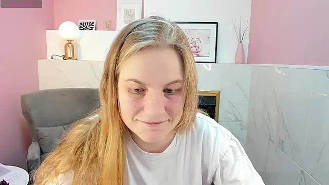 Snapshot of JadeSoft chatting on 03.01.25 JadeSoft online show from 03.01.25