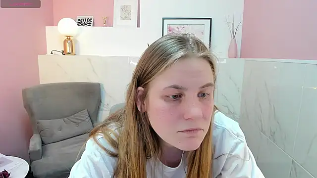 Snapshot of JadeSoft chatting on 03.02.25 JadeSoft online show from 03.02.25