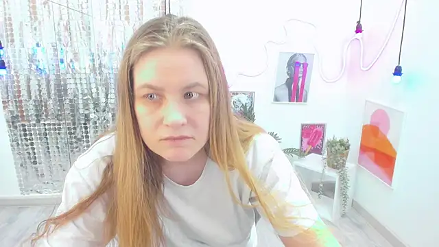 Snapshot of JadeSoft chatting on 03.21.25 JadeSoft online show from 03.21.25