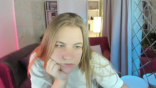 Snapshot of JadeSoft chatting on 09.17.25 JadeSoft online show from 09.17.25