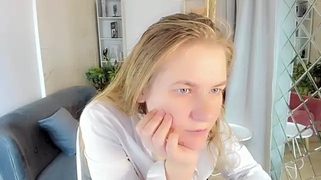 Snapshot of JadeSoft chatting on 09.21.25 JadeSoft online show from 09.21.25