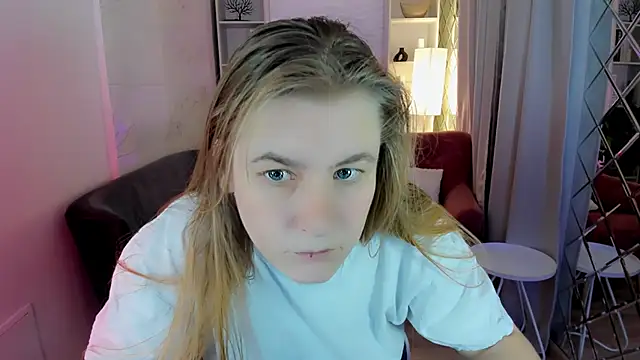 Snapshot of JadeSoft chatting on 11.26.25 JadeSoft online show from 11.26.25