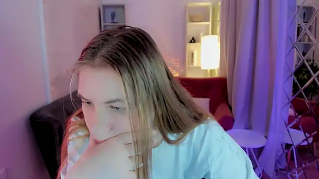 Snapshot of JadeSoft chatting on 12.03.25 JadeSoft online show from 12.03.25