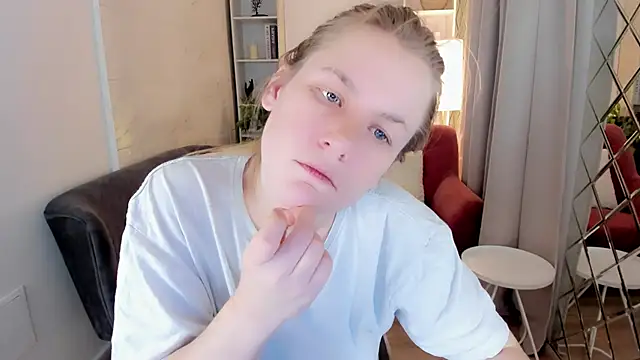 Snapshot of JadeSoft chatting on 12.13.25 JadeSoft online show from 12.13.25