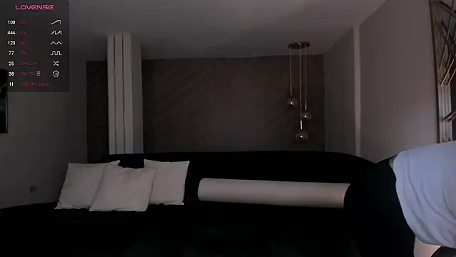 MartinnaBonnet online show from 12.19.24