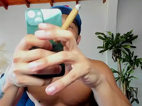 Snapshot of chriswest05 chatting on 02.04.26 chriswest05 online show from 02.04.26