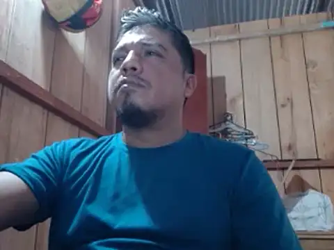 Snapshot of Vulckano43 chatting on 03.04.25 Vulckano43 online show from 03.04.25