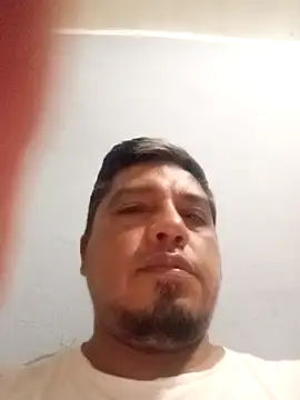 Snapshot of Vulckano43 chatting on 10.15.25 Vulckano43 online show from 10.15.25