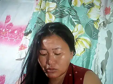 Snapshot of Sexyhorney4u chatting on 10.23.25 Sexyhorney4u online show from 10.23.25