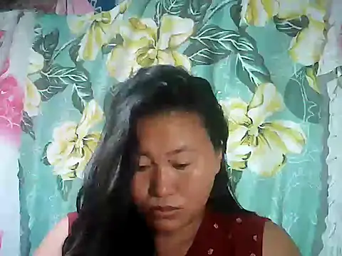 Snapshot of Sexyhorney4u chatting on 10.30.25 Sexyhorney4u online show from 10.30.25