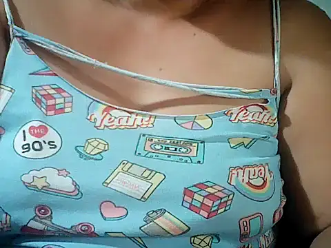 Snapshot of Sexyhorney4u chatting on 12.01.25 Sexyhorney4u online show from 12.01.25