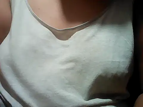 Snapshot of Sexyhorney4u chatting on 05.25.26 Sexyhorney4u online show from 05.25.26