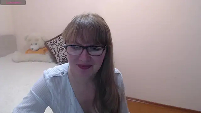 Snapshot of MargotLot chatting on 12.07.24 MargotLot online show from 12.07.24