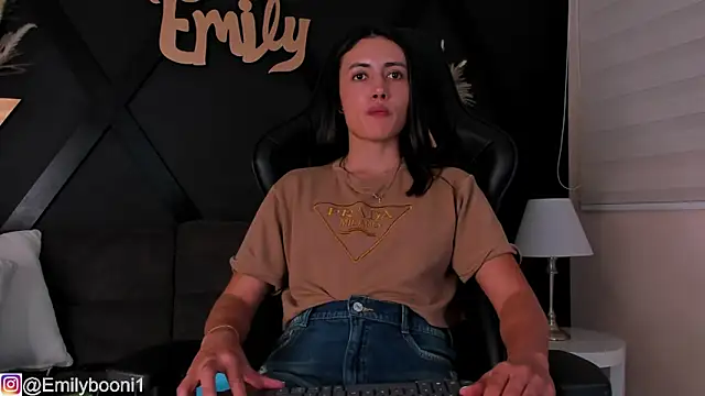 Snapshot of EmilyBoonny1 chatting on 03.11.25 EmilyBoonny1 online show from 03.11.25
