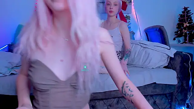 Snapshot of AlexRoseLiRed chatting on 12.26.24 AlexRoseLiRed online show from 12.26.24