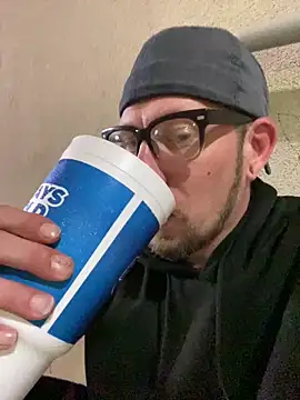 Snapshot of Tomas_Zaddy chatting on 12.17.24 Tomas Zaddy online show from 12.17.24